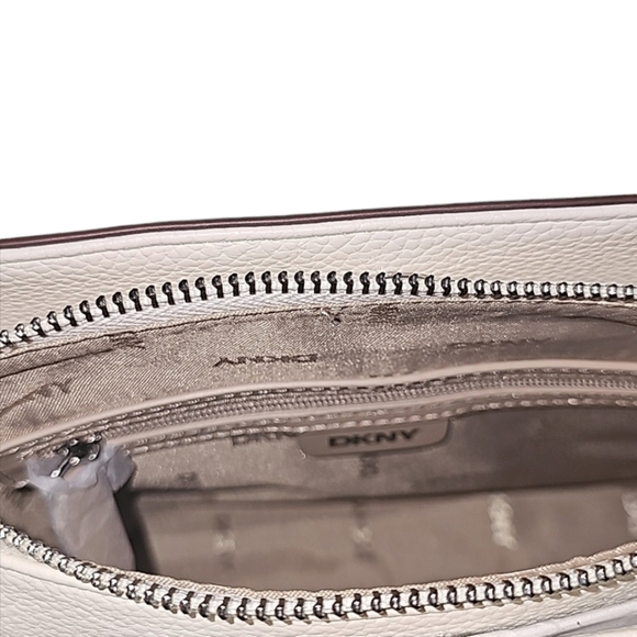 DKNY MADDY CROSSBODY  PURSE - Picture 5 of 7